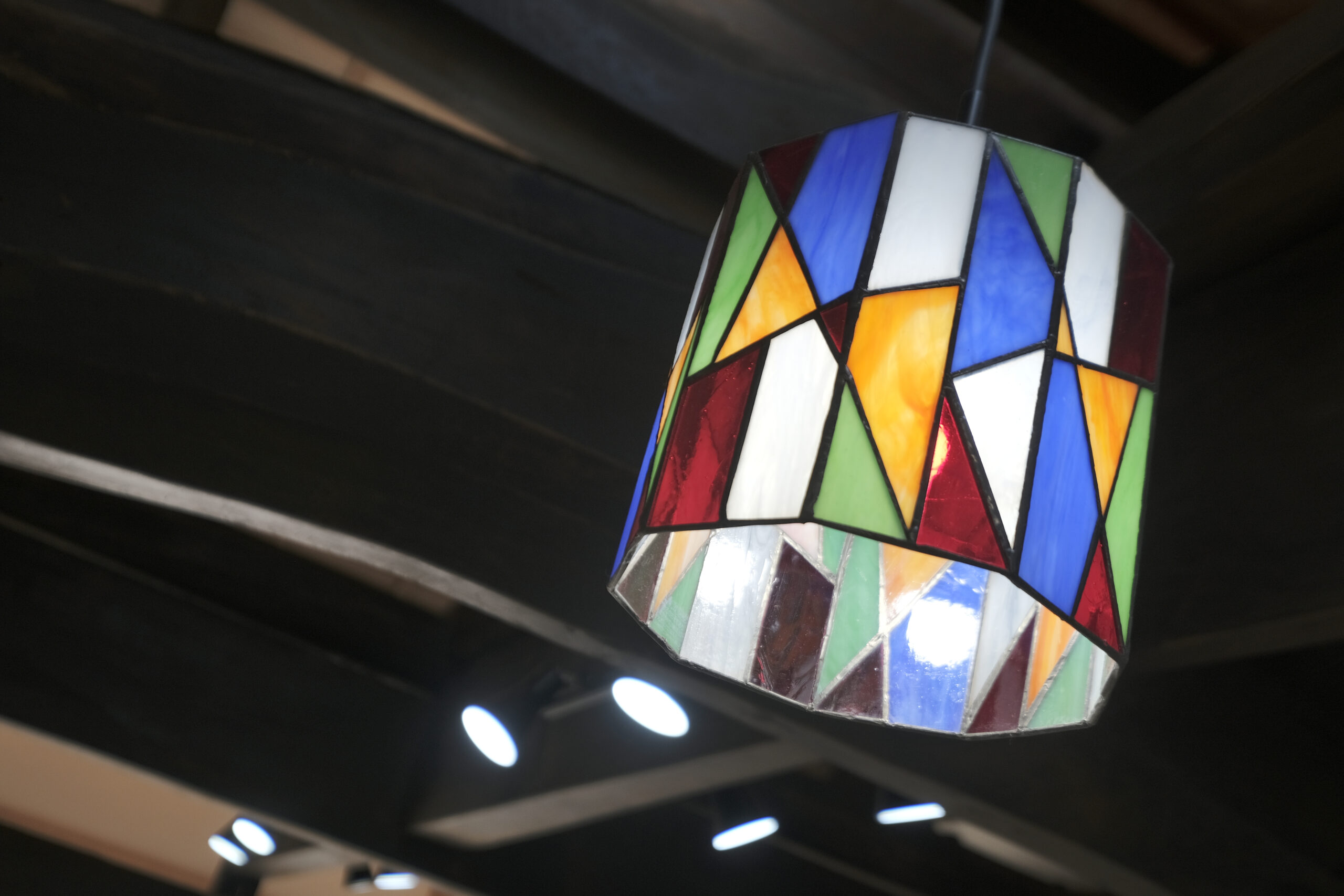 空間を彩る照明