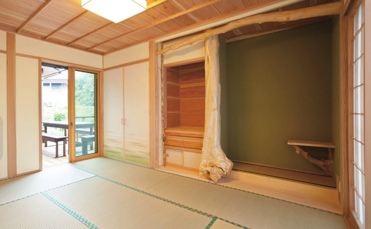 和室と印象的な床柱