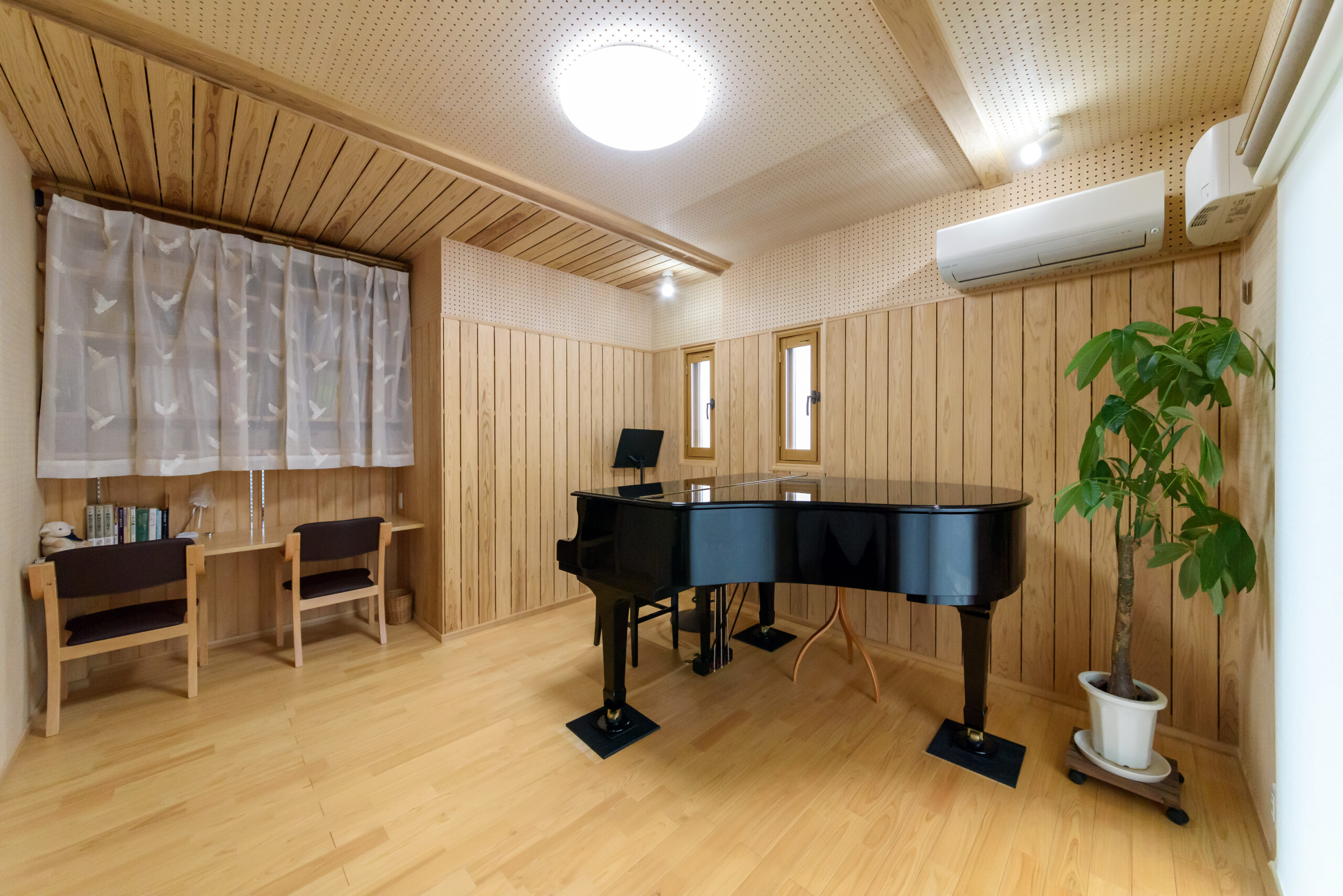 ピアノ室